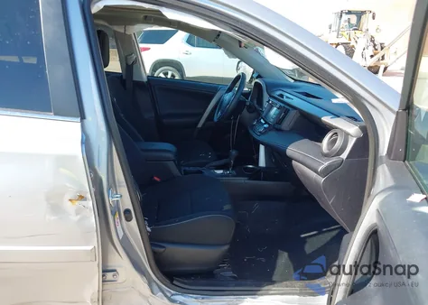 2017 Toyota Rav4 Xle z USA, uszkodzony, nr VIN 2T3RFREV8HW688593